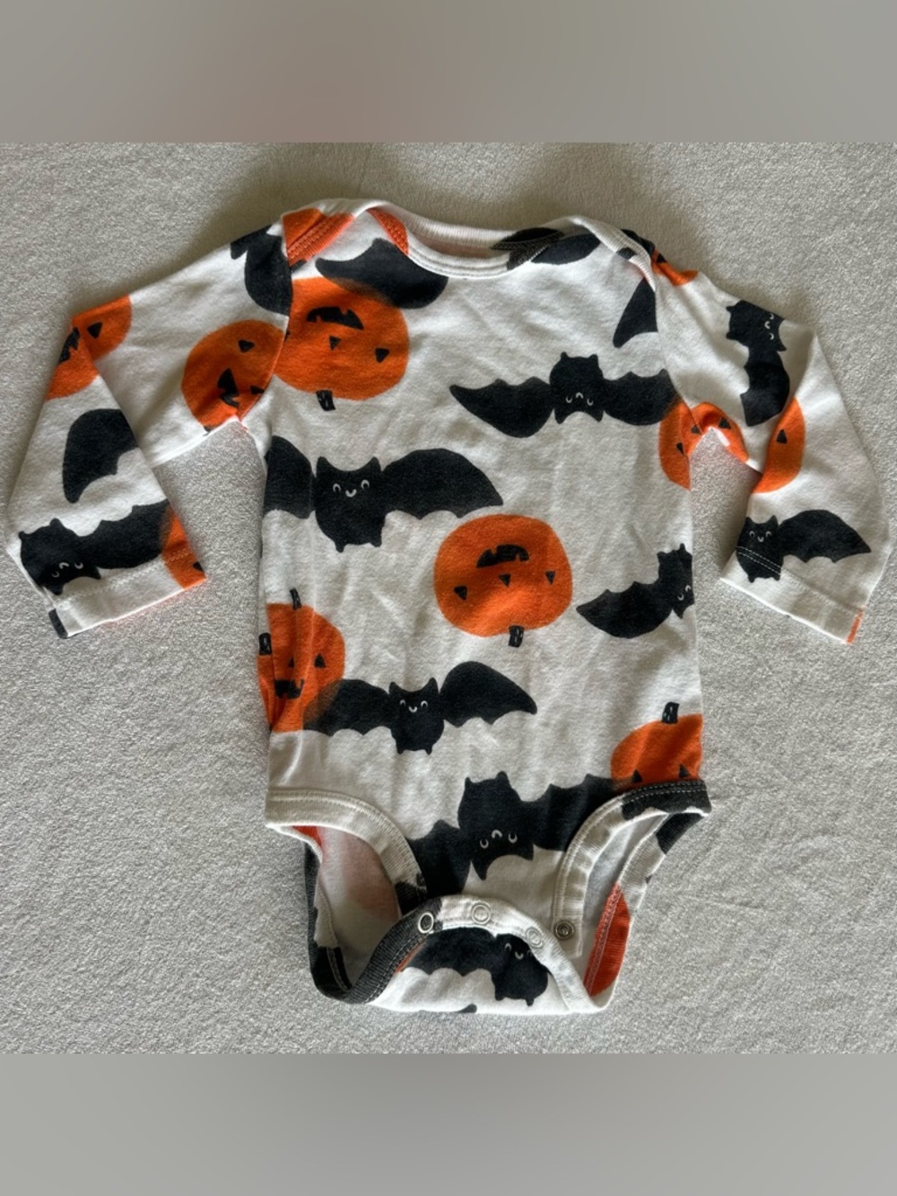🦋Carter's Pumpkin & Bat Halloween Bodysuit